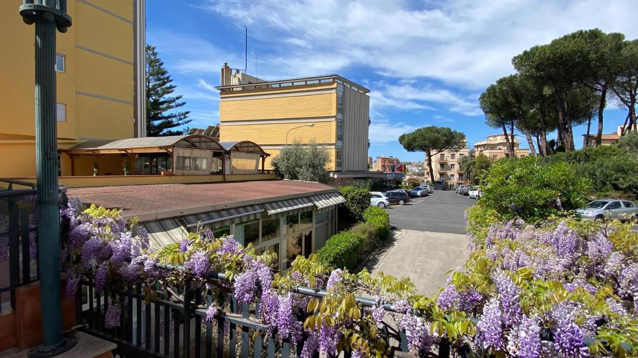 Hotel Casa Tra Noi Roma Esterno foto