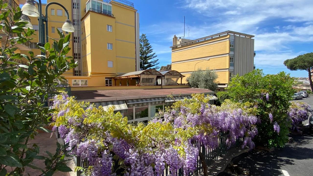 Hotel Casa Tra Noi Roma Esterno foto